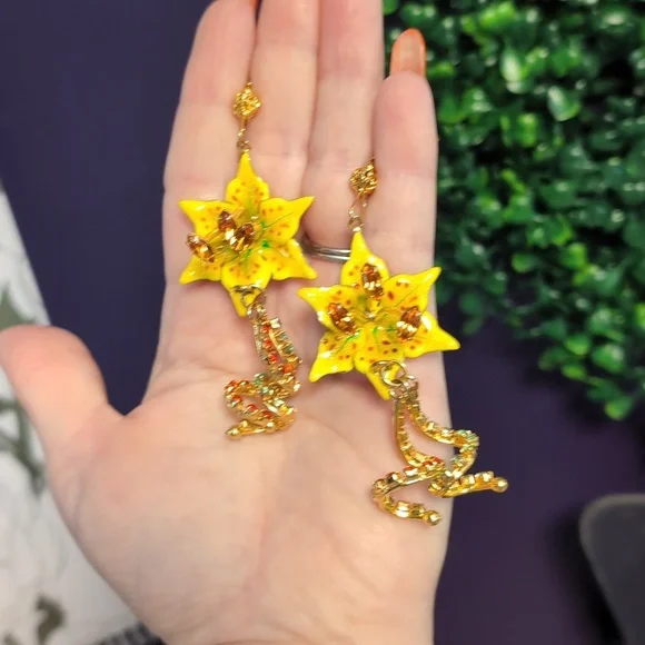 Rare LATR Tiger Lilly Sculpted Vintage Earrings - Picture 4 of 10